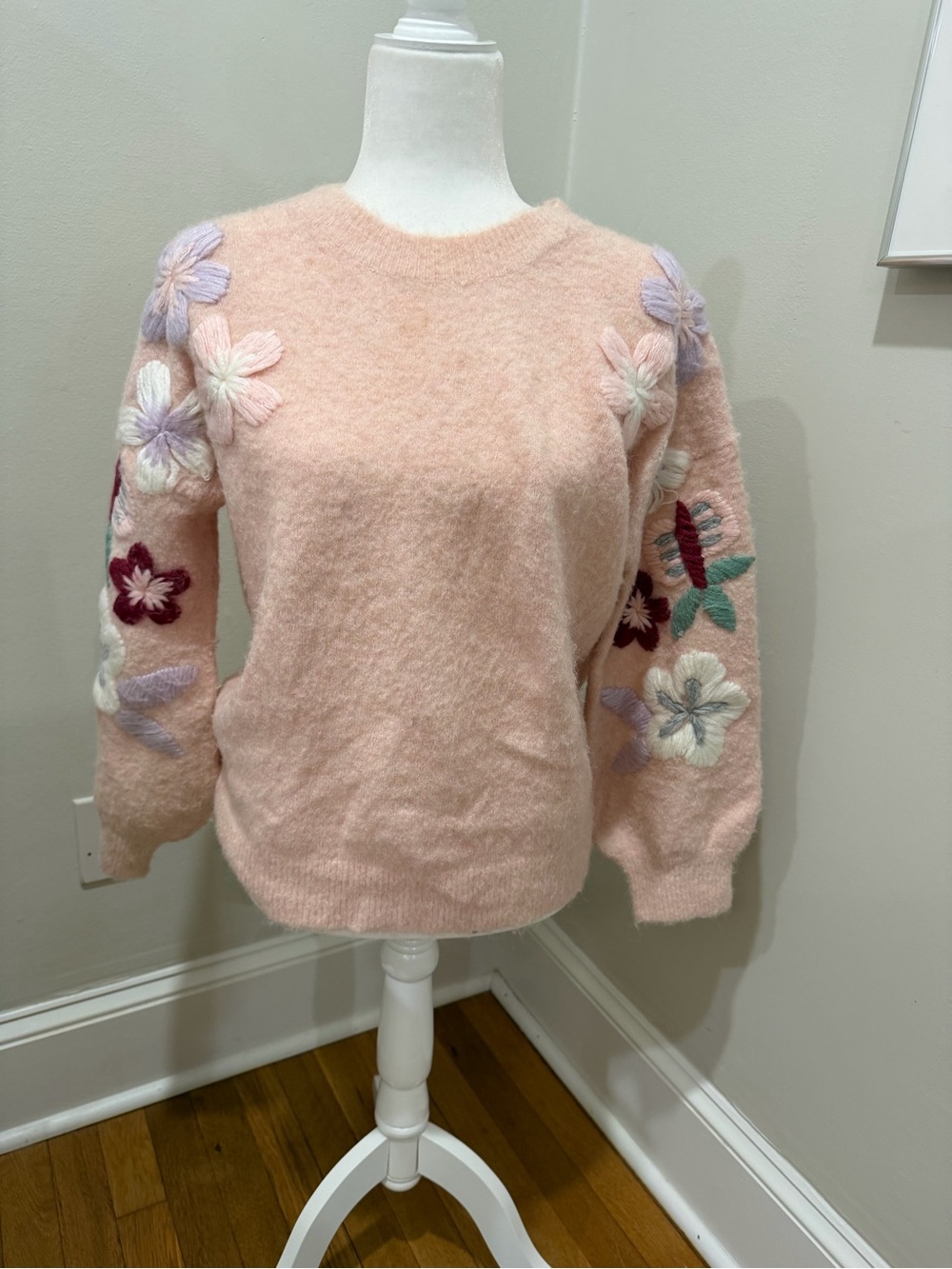 Women’s Blush Pink Floral-Embroidered Crewneck Sweater
